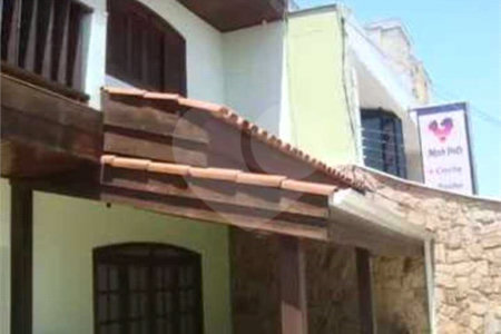 Sobrado à venda com 4 suítes em Vila Trujillo, Sorocaba, SP