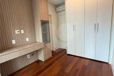 Apartamento à venda com 4 quartos, sendo 3 suítes, em Itaim Bibi, São Paulo, SP