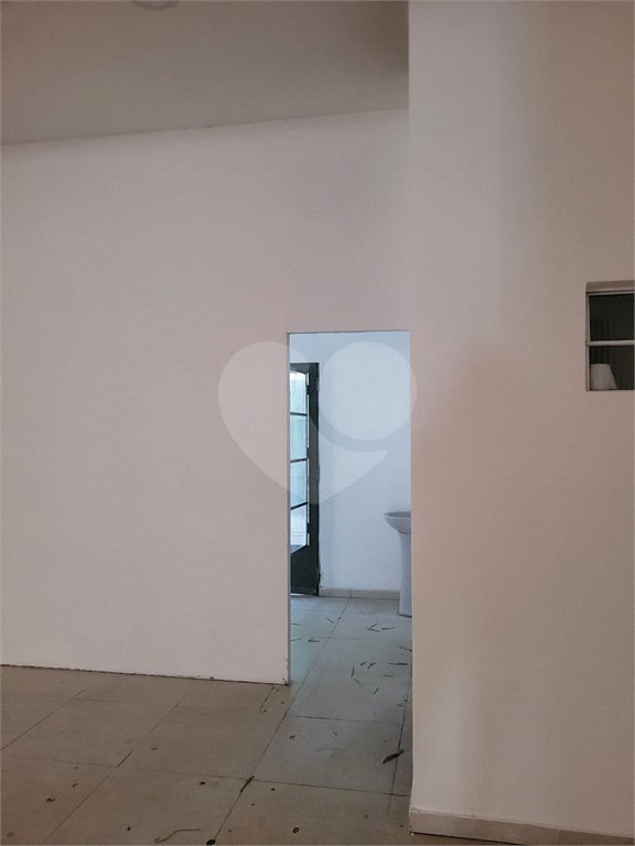 Salão para alugar em Vila Romanópolis, Ferraz de Vasconcelos, SP