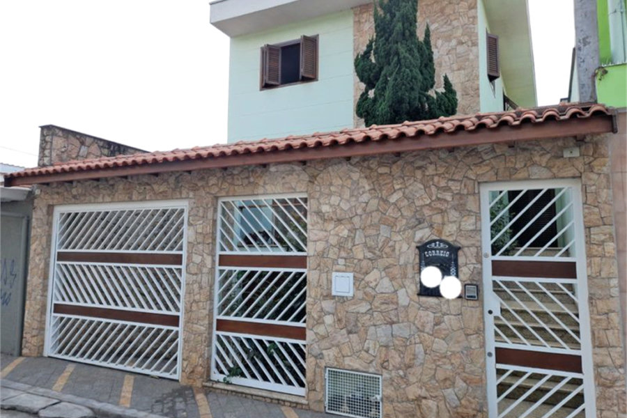 Sobrado à venda com 3 suítes em Vila Romero, São Paulo, SP