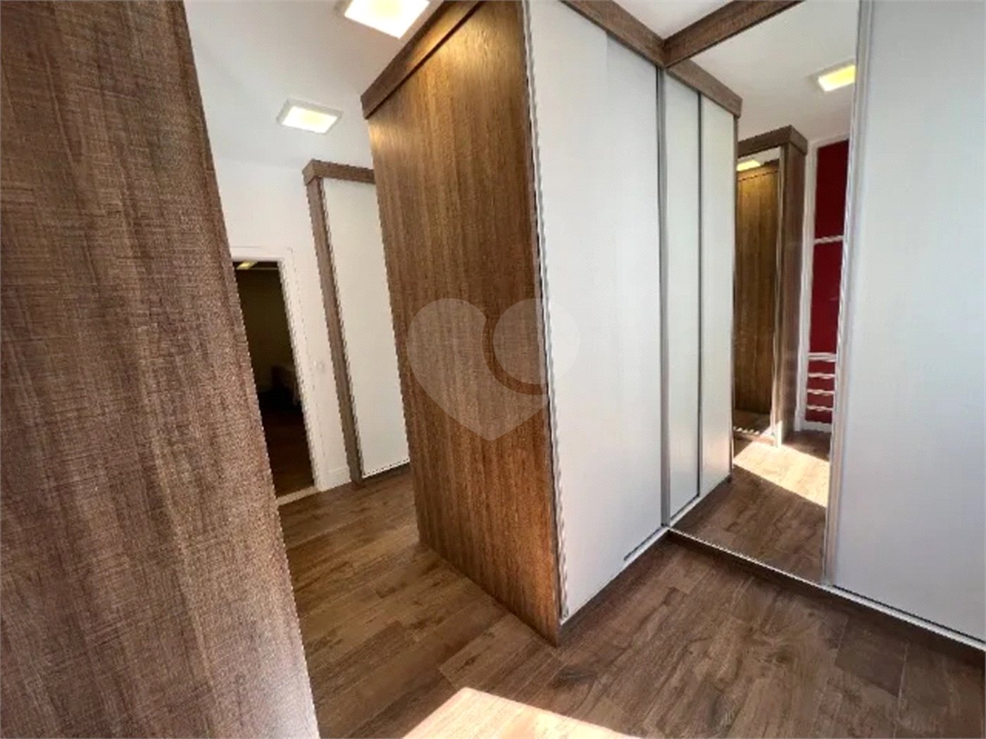 Casa à venda com 4 suítes no condomínio Jardim do Golfe 3, São José dos Campos - SP