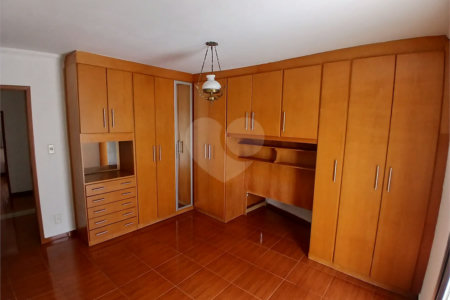 Sobrado à venda com 3 quartos, sendo 1 suíte, em Parque Rodrigues Alves, São Paulo, SP
