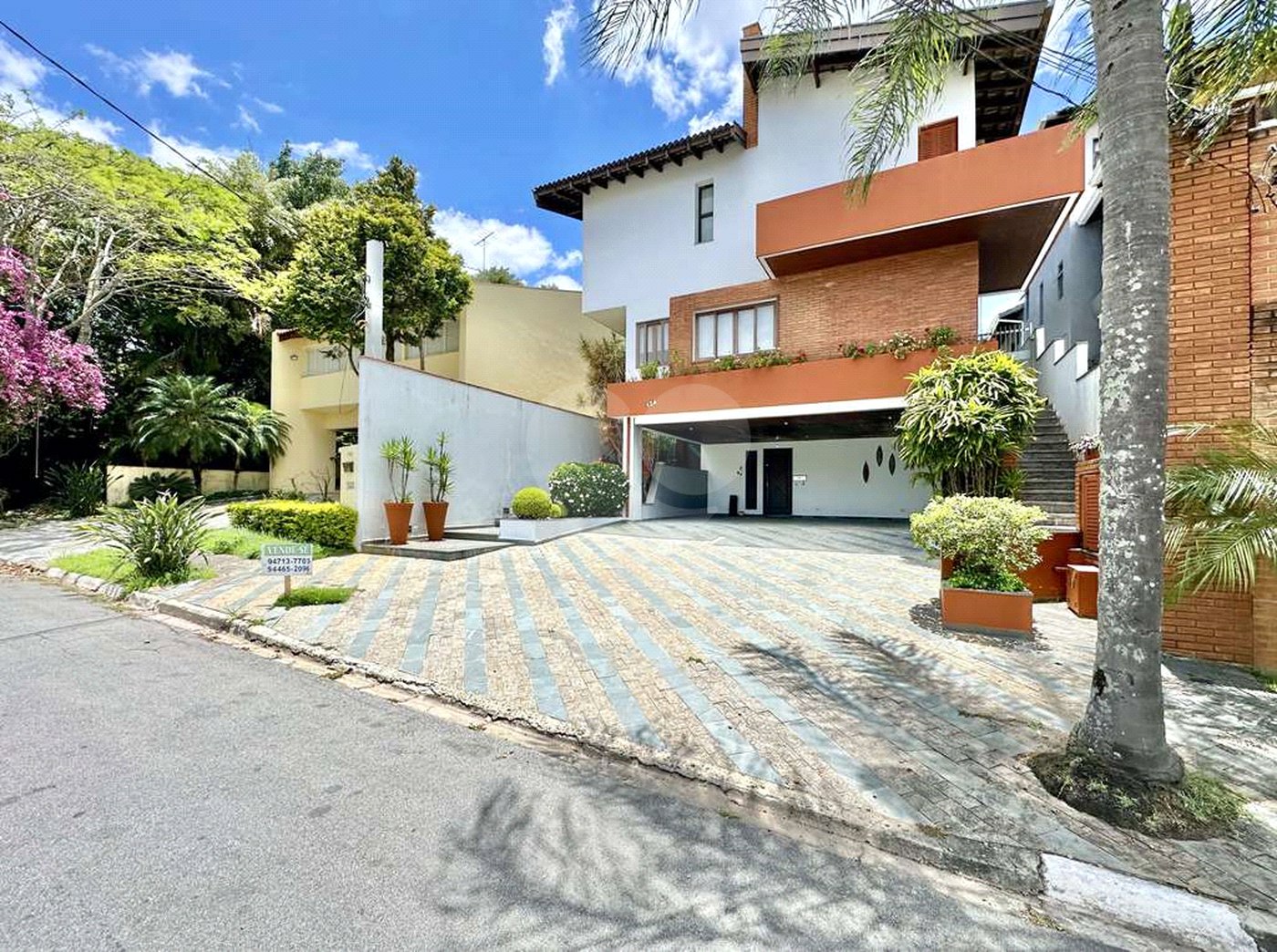 Casa à venda com 4 quartos, sendo 2 suítes,  no condomínio São Paulo Ii, Cotia - SP