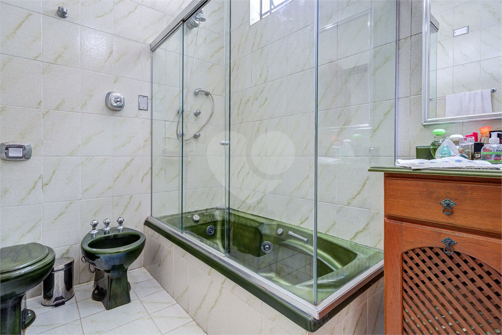 Casa à venda com 3 quartos, sendo 1 suíte, em Alto da Boa Vista, São Paulo, SP