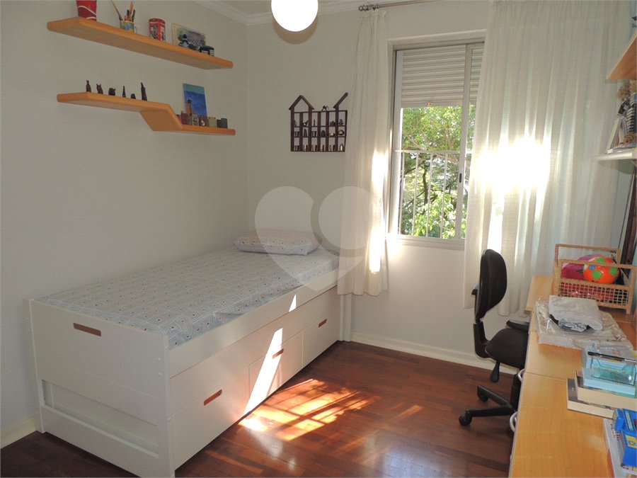 Apartamento à venda com 3 quartos, sendo 1 suíte, em Santo Amaro, São Paulo, SP