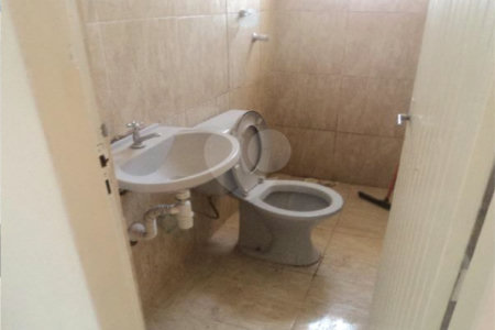 Sobrado à venda com 4 quartos em Jardim do Lago, São Paulo, SP