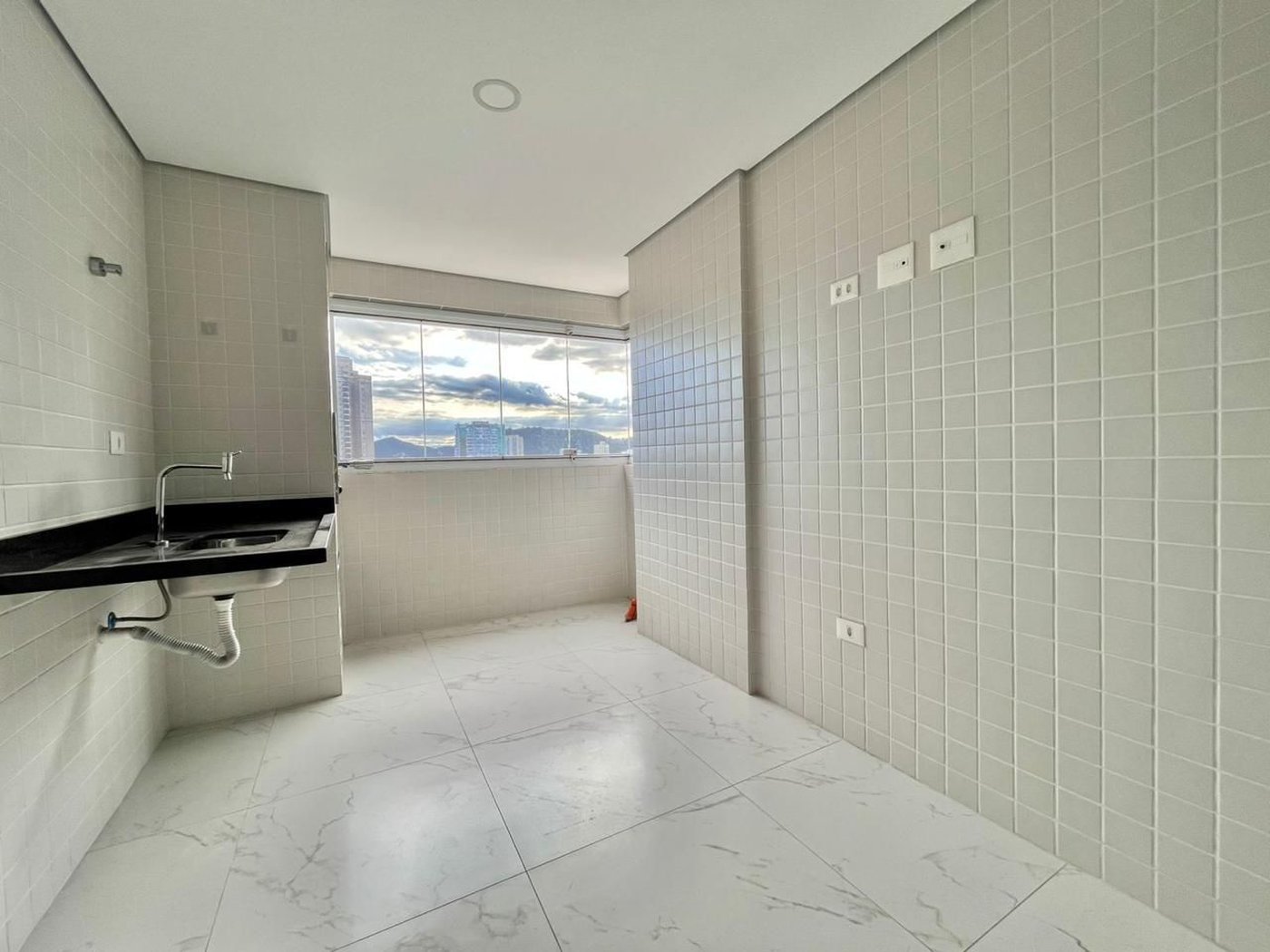 Apartamento com 2 dormitórios para alugar, 70 m² por R$ 5.900,00/mês - Boqueirão - Santos/SP