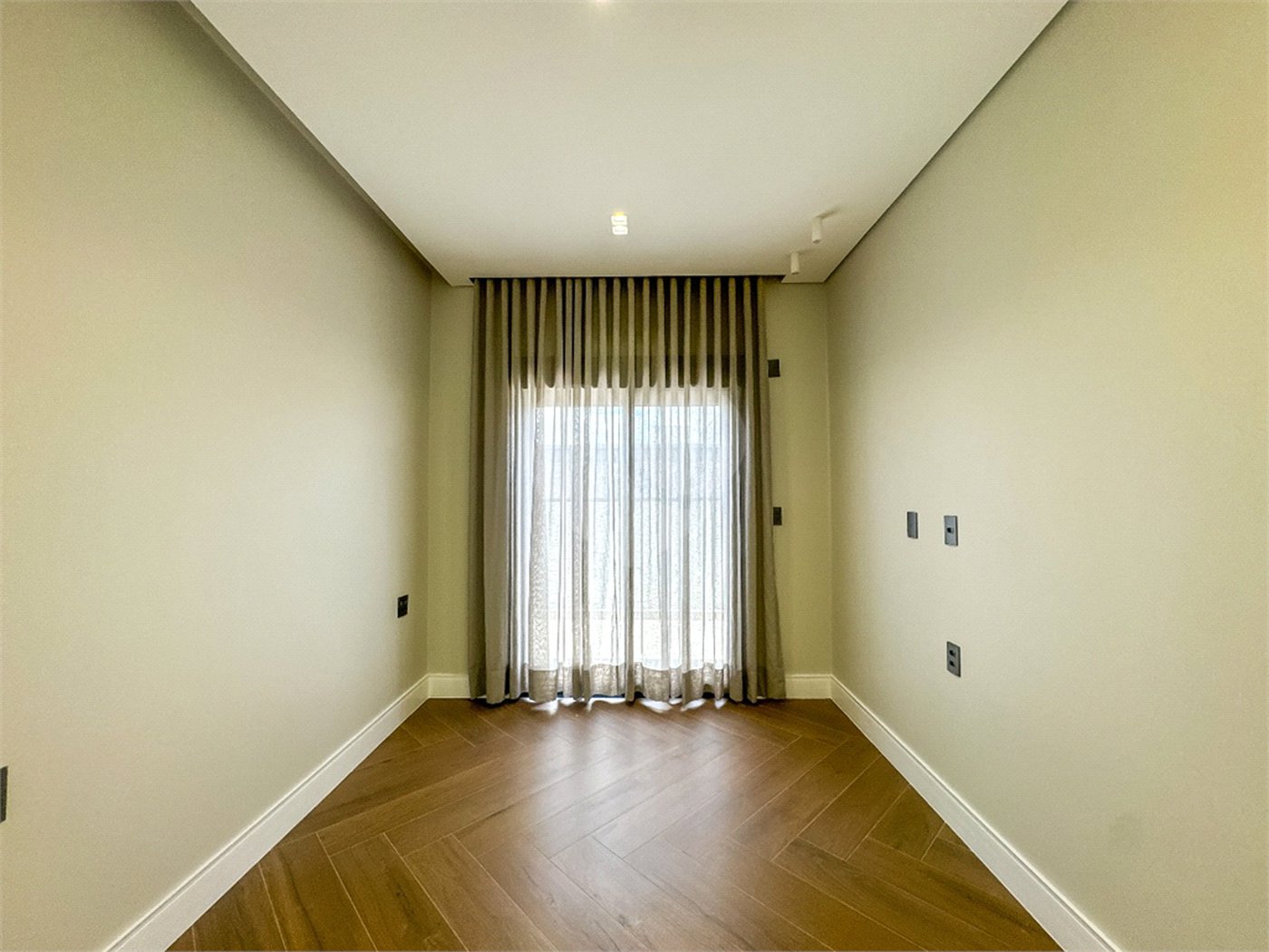 Casa à venda com 3 suítes no condomínio Villa dos Pinheiros, Indaiatuba - SP