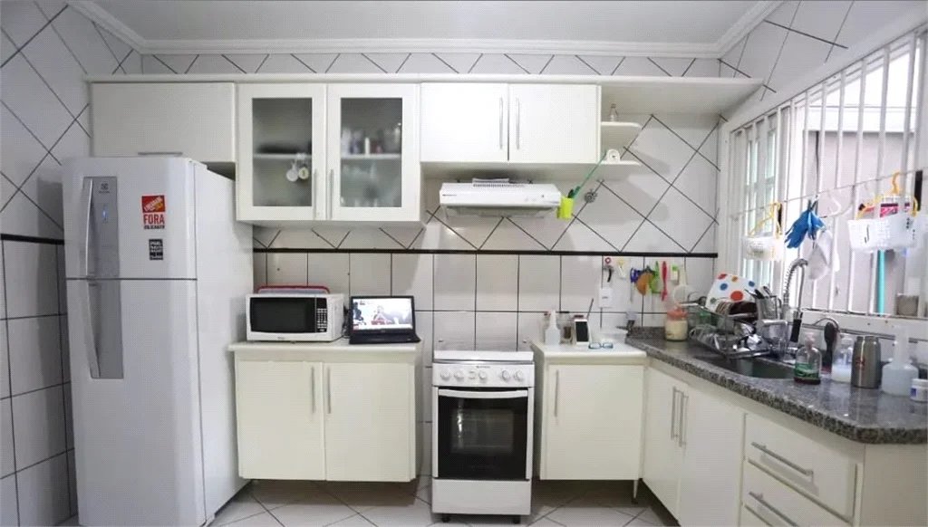Casa à venda com 3 quartos, sendo 1 suíte, no condomínio Residencial Villagio, São Paulo - SP