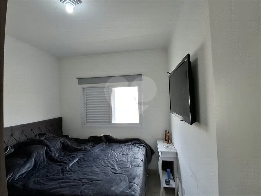 Casa à venda com 3 quartos, sendo 1 suíte, no condomínio Vila Arnoni, São Paulo - SP