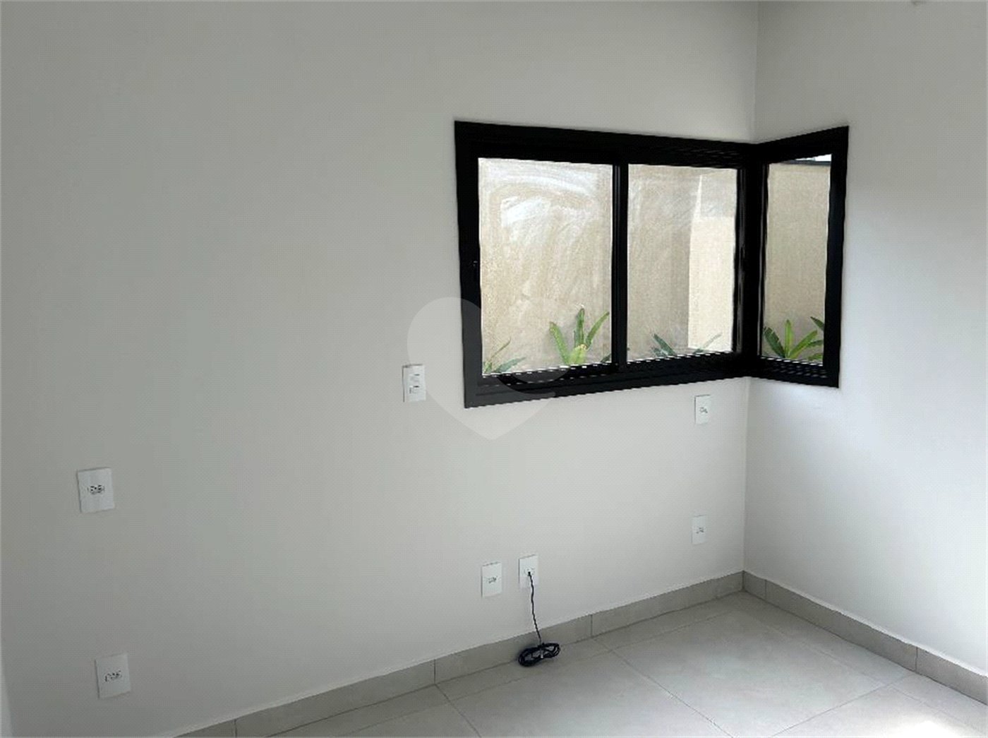 Casa à venda com 3 quartos, sendo 1 suíte, no condomínio Lagos D Icaraí, Salto - SP