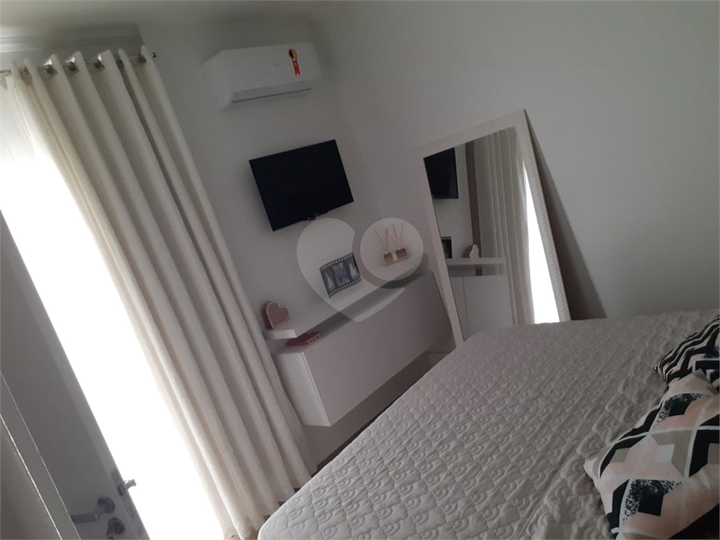 Casa à venda com 2 quartos, sendo 1 suíte, no condomínio Residencial Vila da Serra, São Paulo - SP