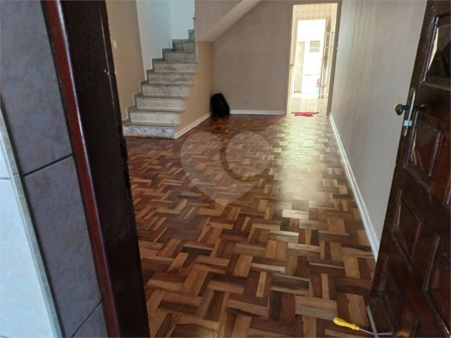 Sobrado à venda ou para alugar com 3 quartos em Tremembé, São Paulo, SP