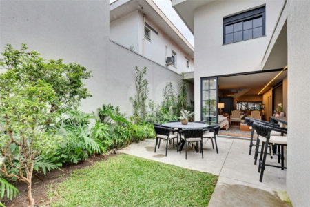 Casa de Vila à venda com 5 quartos, sendo 3 suítes, em Jardim Hípico, São Paulo, SP