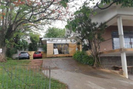 Casa à venda com 7 quartos, sendo 1 suíte, no Centro, Vinhedo, SP