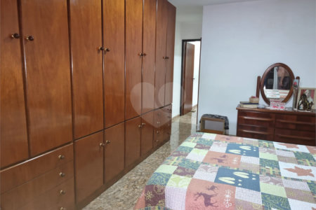 Sobrado à venda com 3 quartos, sendo 1 suíte,  em Jardim Campo Limpo, São Paulo, SP
