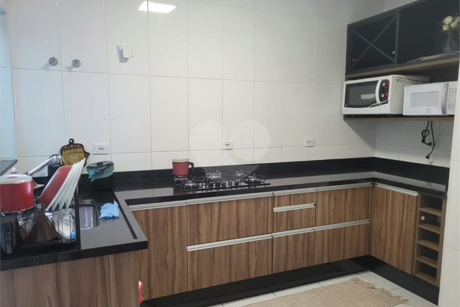 Casa à venda com 3 quartos, sendo 1 suíte, no condomínio Residencial Isabel, São Paulo - SP