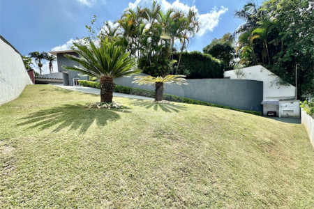 Casa à venda com 4 quartos, sendo 2 suítes,  no condomínio Granja Vianna II, Cotia - SP