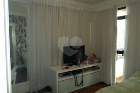 Apartamento à venda com 4 quartos, sendo 2 suítes, em Jardim Londrina, São Paulo, SP