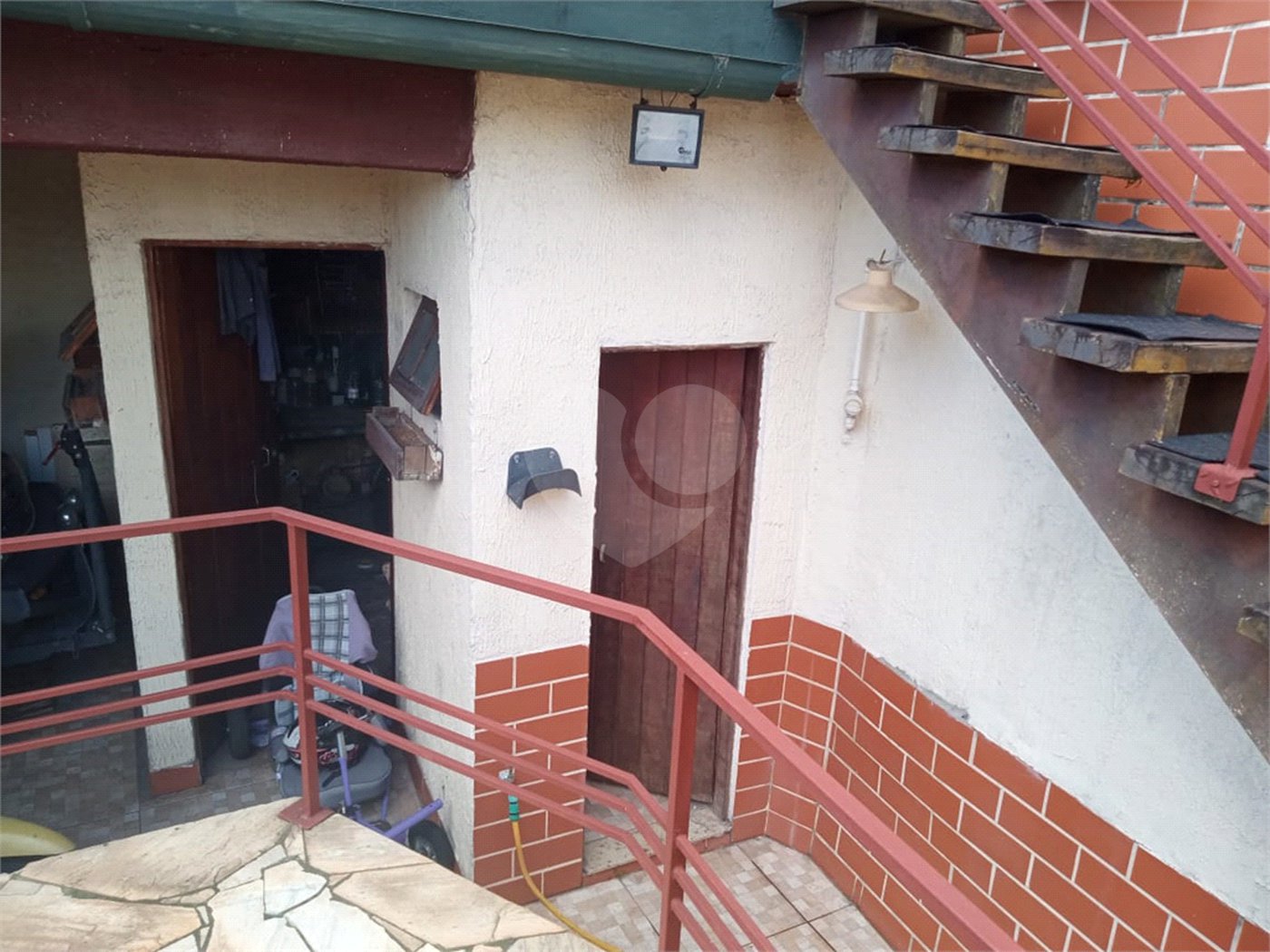 Sobrado à venda com 3 quartos, sendo 1 suíte,  em Vila Caputera, Mogi das Cruzes, SP