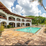 Casa à venda com 4 suítes em Granja Viana, Cotia, SP