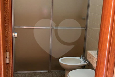 Sobrado à venda com 4 quartos, sendo 1 suíte, no Centro, Araraquara, SP