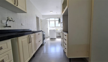 Apartamento para alugar com 2 quartos, sendo 1 suíte,  em Vila Andrade, São Paulo, SP