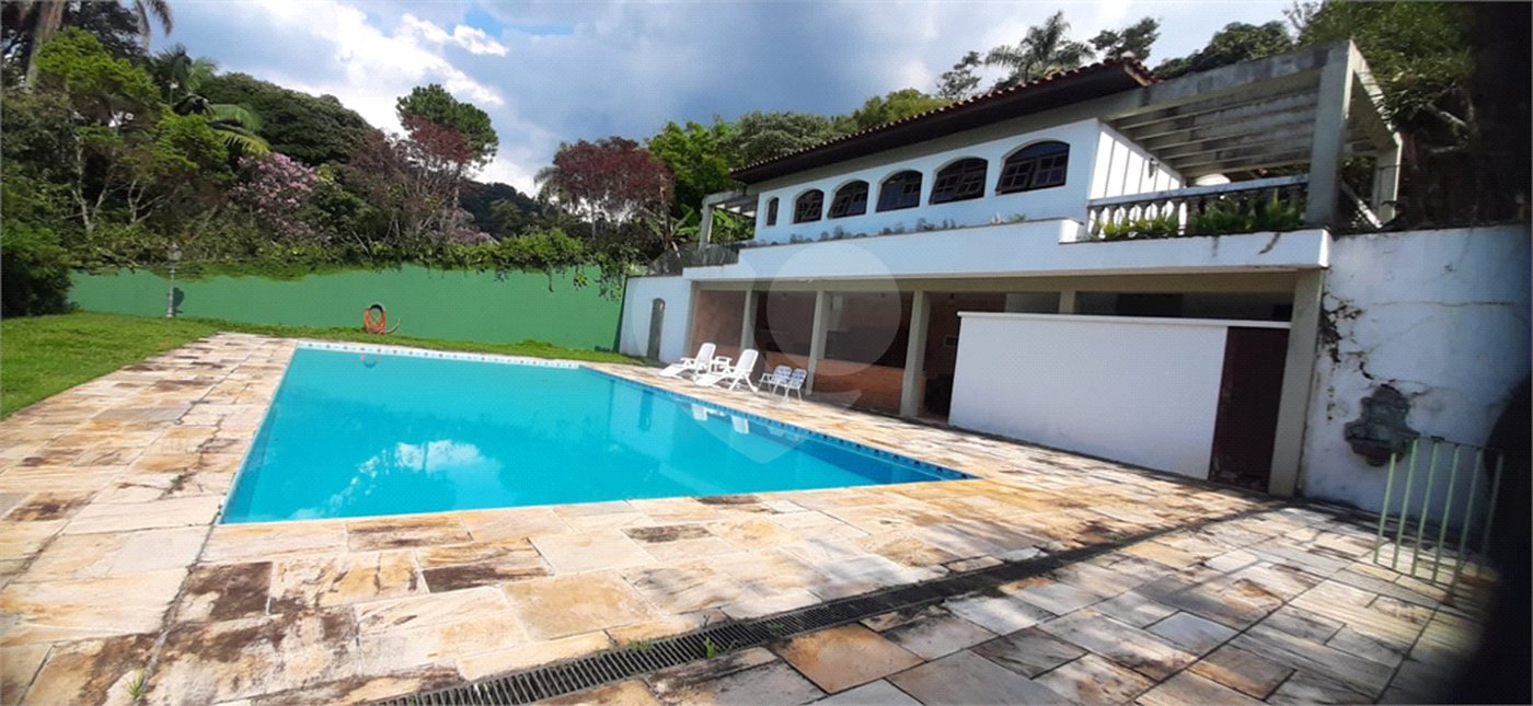 Casa à venda com 6 quartos, sendo 5 suítes, em Roseira, Mairiporã, SP