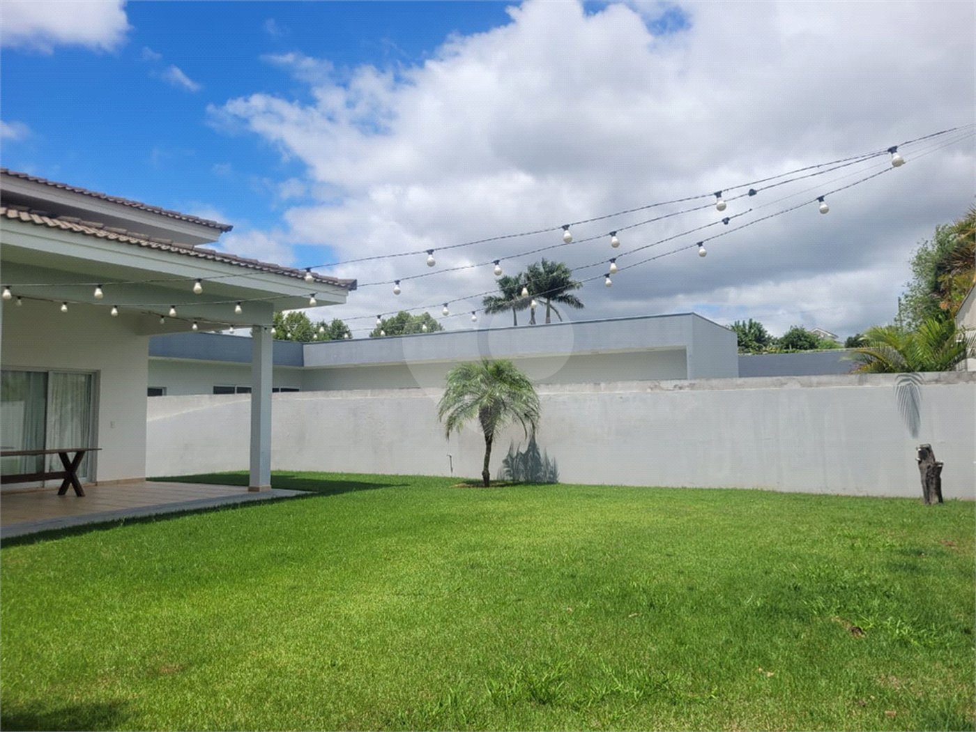 Casa à venda com 3 suítes no condomínio Village Saint Charbel, Araçoiaba da Serra - SP