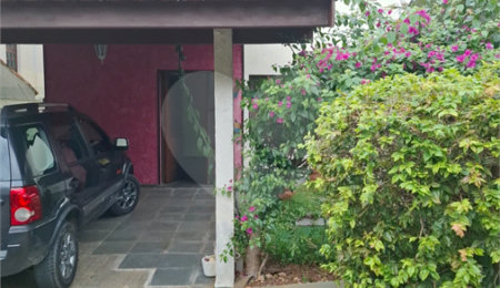 Casa à venda com 4 quartos, sendo 1 suíte,  no condomínio Conjunto Residencial Green Village I, Mogi das Cruzes - SP