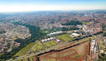 Terreno à venda em Jardim Quitandinha, Araraquara, SP