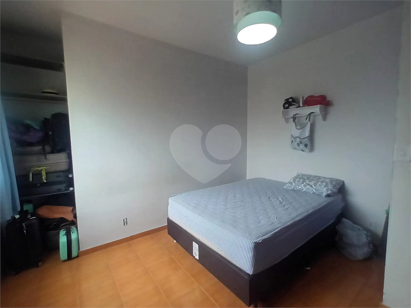 Casa à venda com 2 quartos, sendo 1 suíte, no condomínio Parque Central, Rio de Janeiro - RJ