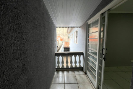Sobrado à venda com 3 quartos, sendo 1 suíte, em Lopes de Oliveira, Sorocaba, SP