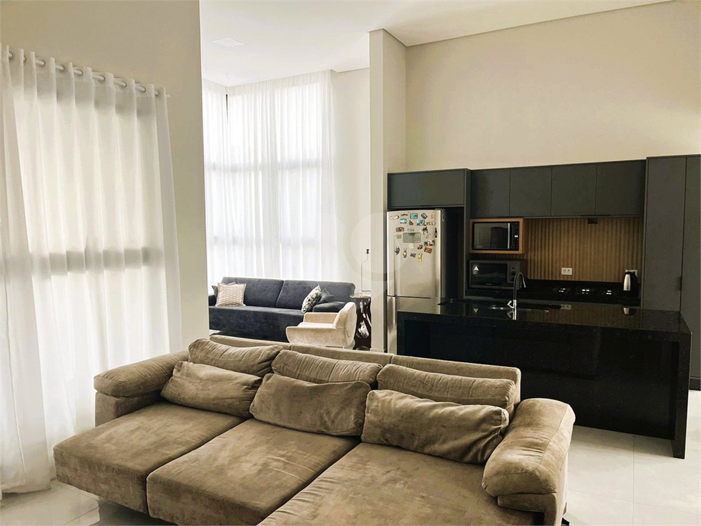 Casa à venda com 3 suítes no condomínio Residencial Le France, Sorocaba - SP