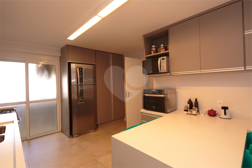 Apartamento à venda com 4 quartos, sendo 1 suíte, em Alto da Boa Vista, São Paulo, SP