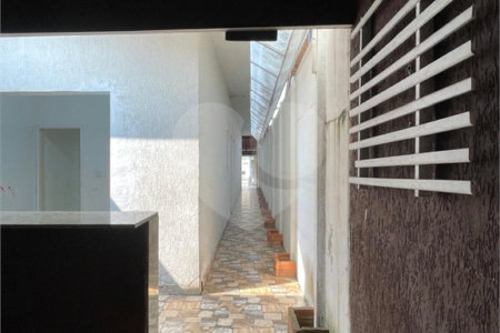 Sobrado à venda com 3 quartos, sendo 1 suíte,  em Jardim Cambuci, Mogi das Cruzes, SP