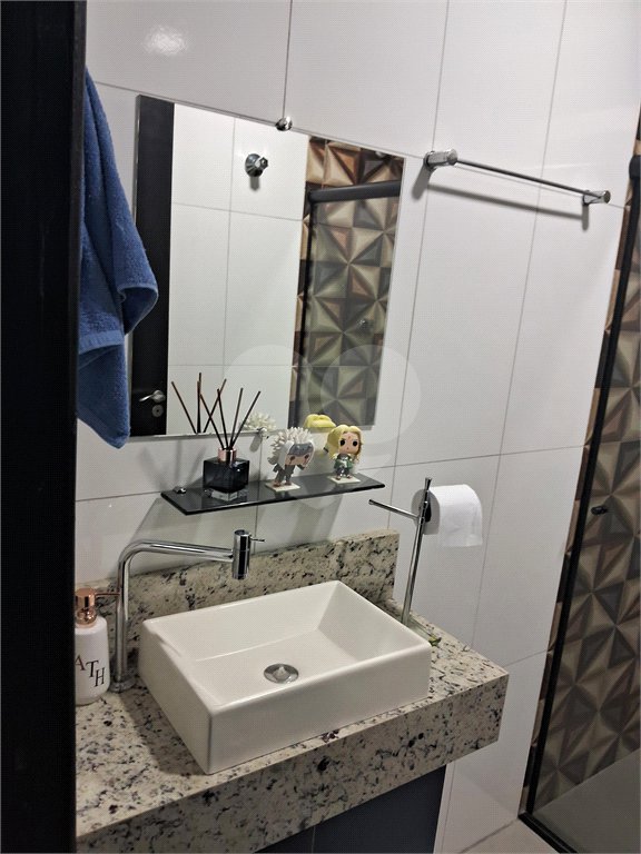 Sobrado à venda com 10 quartos, sendo 1 suíte, em Parque Ramos Freitas, São Paulo, SP