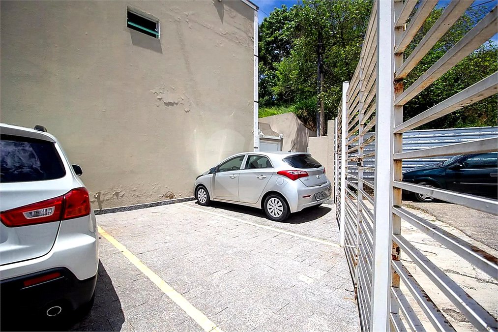 Casa à venda com 2 quartos no condomínio Karolyne, Votorantim - SP