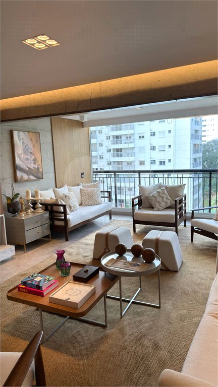 Apartamento à venda com 3 quartos, sendo 1 suíte,  em Jardim Paulista, São Paulo, SP