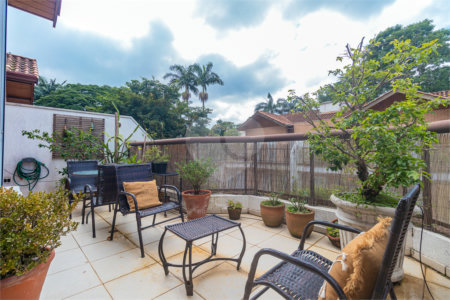 Casa à venda com 4 suítes no condomínio Vila Inglesa, São Paulo - SP