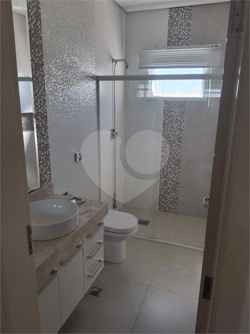 Casa à venda com 3 suítes no condomínio Portal do Jequitibá, Valinhos - SP