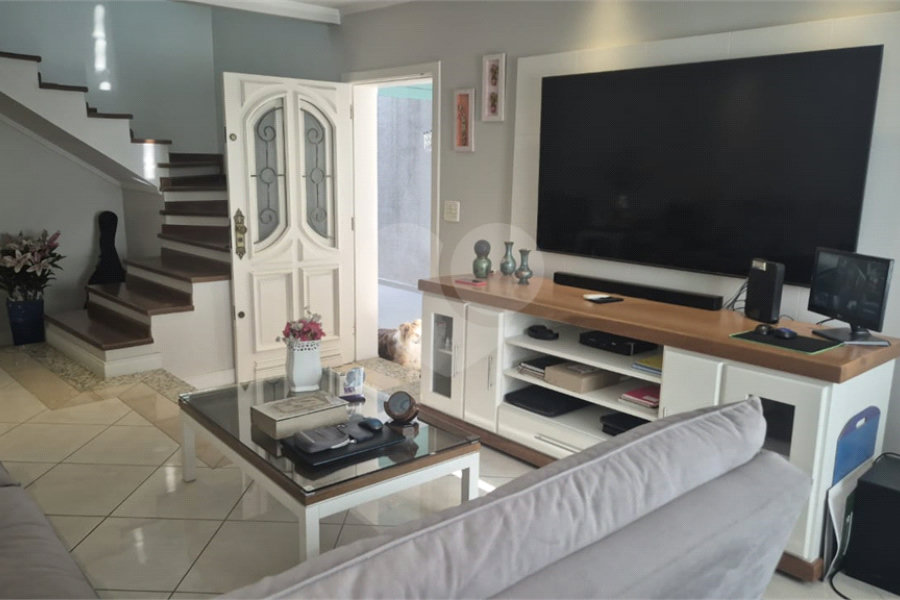 Sobrado à venda com 3 quartos, sendo 1 suíte, em Tremembé, São Paulo, SP