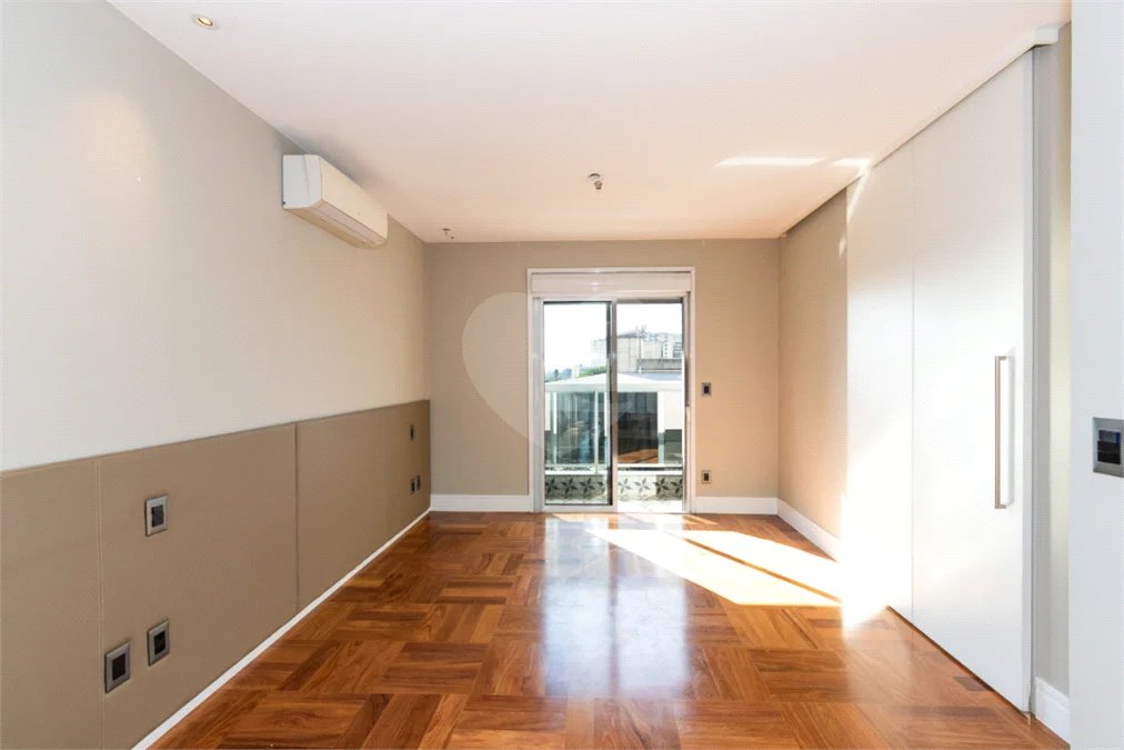 Vila Clementino - 161 m² | 2 dormitórios, com possibilidade de 3 | suíte master | 3 vagas | depósito