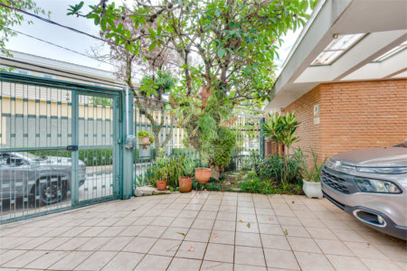 Sobrado à venda com 3 quartos, sendo 1 suíte, em Chácara Flora, São Paulo, SP