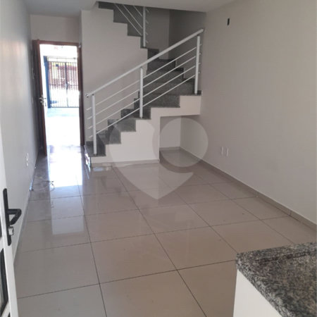 Sobrado à venda com 2 suítes em Jardim Nely, Indaiatuba, SP