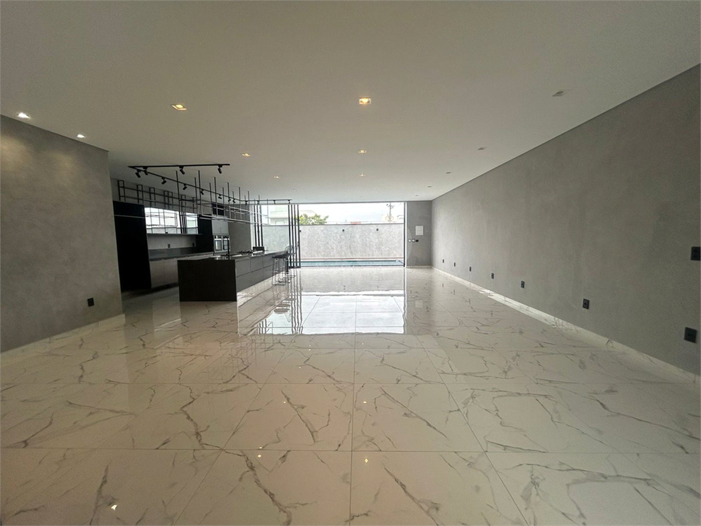 Casa à venda com 4 suítes no condomínio Residencial Chácara Ondina, Sorocaba - SP