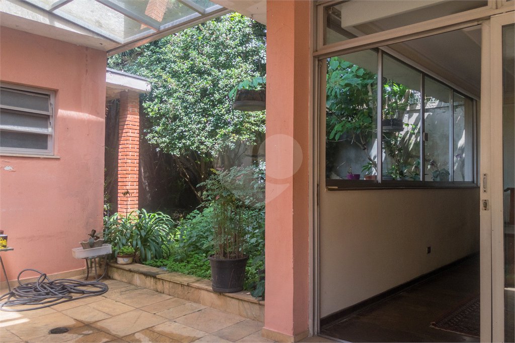 Casa à venda com 3 quartos, sendo 2 suítes, em Granja Julieta, São Paulo, SP