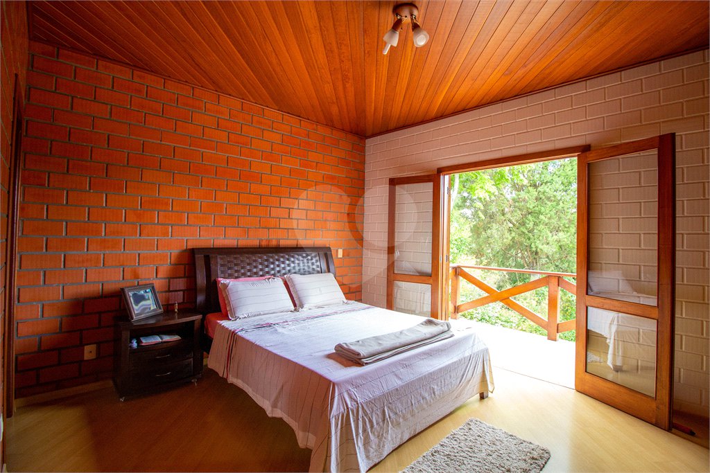 Chácara à venda com 4 quartos, sendo 2 suítes, em Jardim Oriental, Mairinque, SP