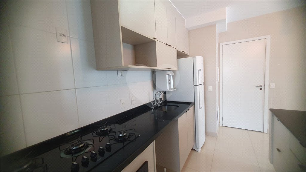 Apartamento à venda com 3 quartos, sendo 1 suíte,  em Pinheiros, São Paulo, SP