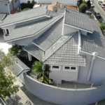 Casa à venda no bairro Dos Casa, em São Bernardo do Campo, com 280 m², 4 dormitórios, 3 suítes, 4 vagas, hidromassagem e fácil acesso às principais rodovias.